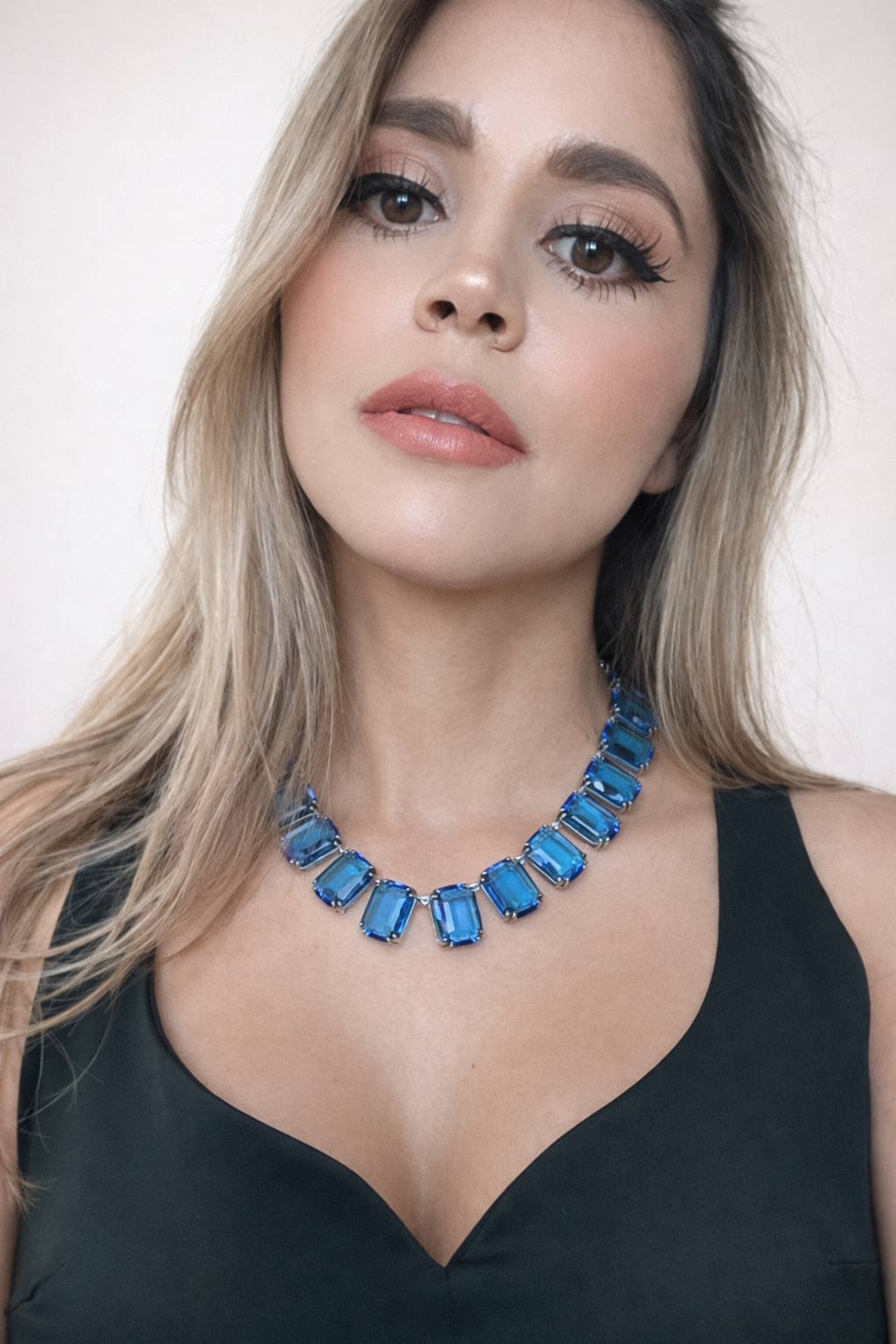 Collar de cristales octagonales