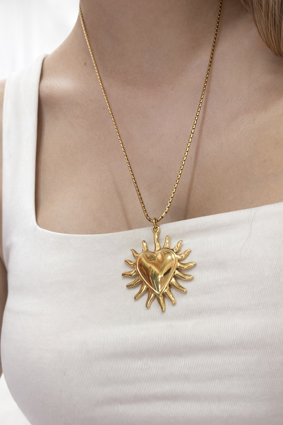 Collar corazón solar