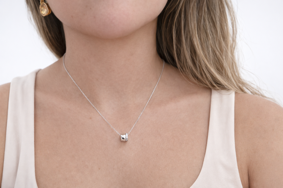 Collar esencia brillante
