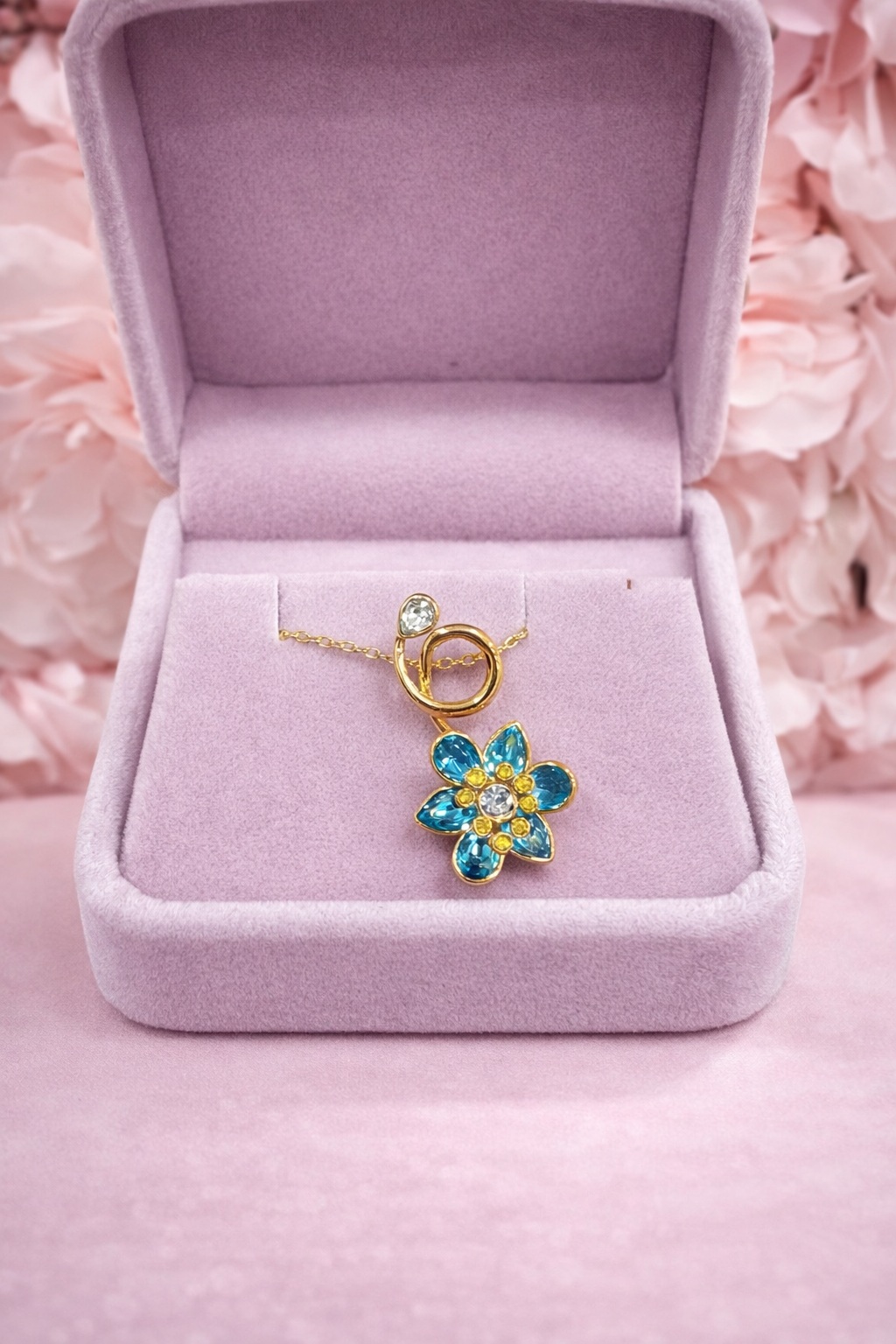 Collar floral azul