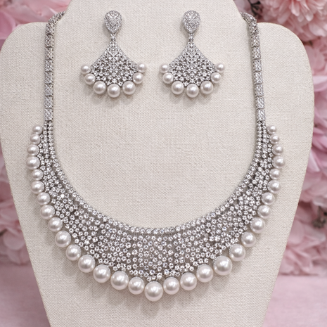 Set de aretes y collar de gala