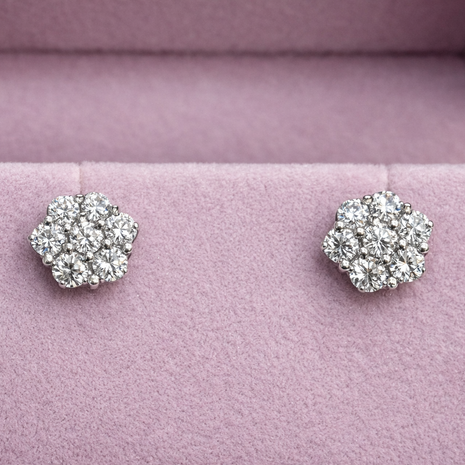 Aretes tipo Flor de moissanita