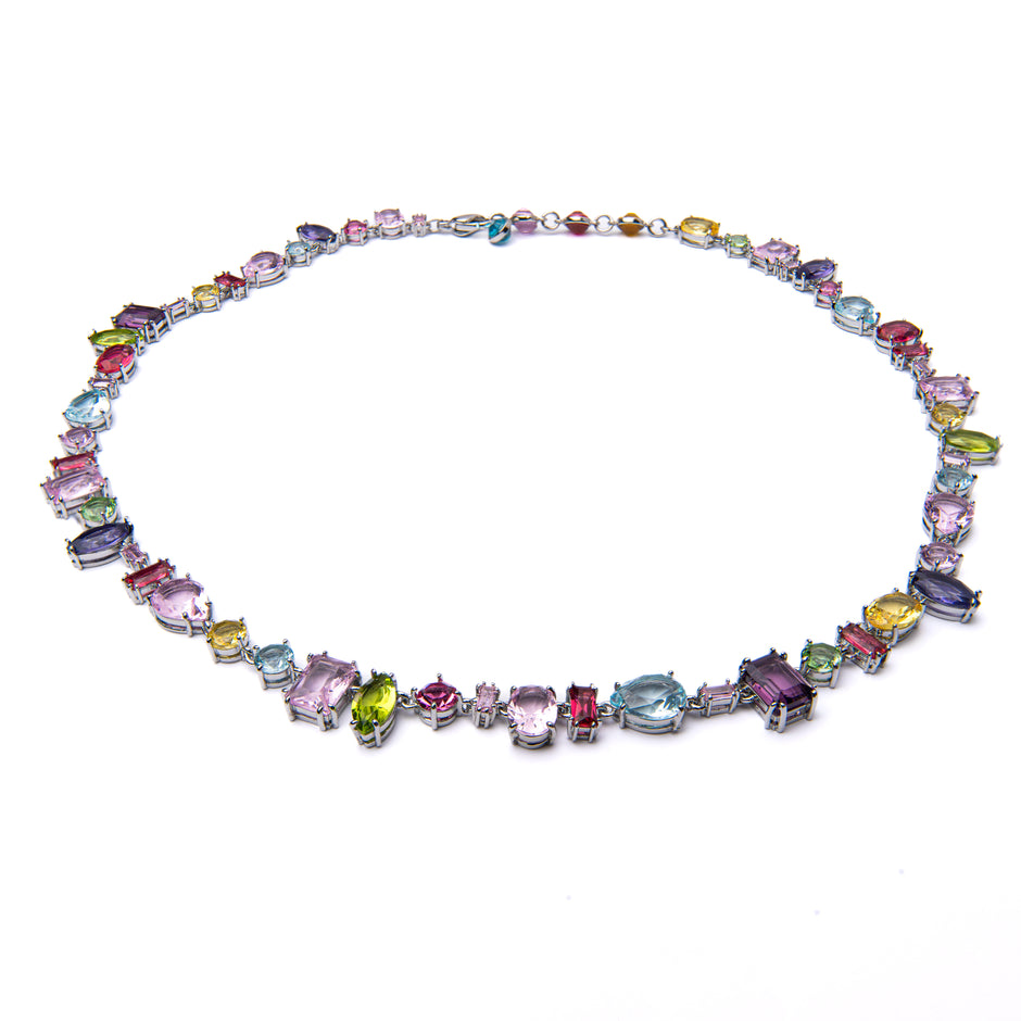 Collar con cristales asimétricos multicolor