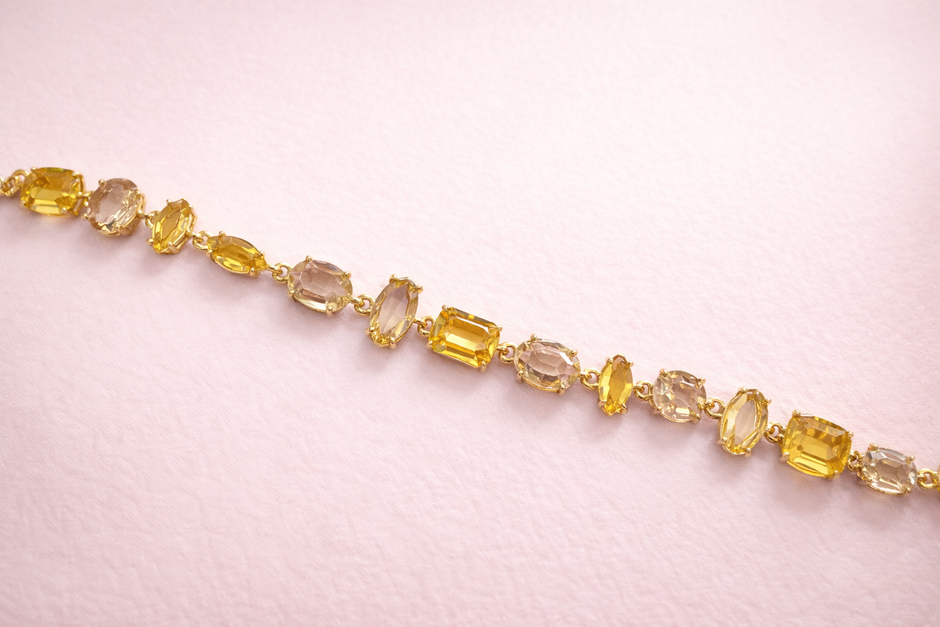 Pulsera asimétrica amarilla