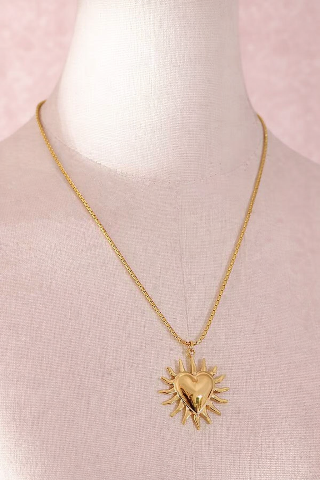 Collar corazón solar
