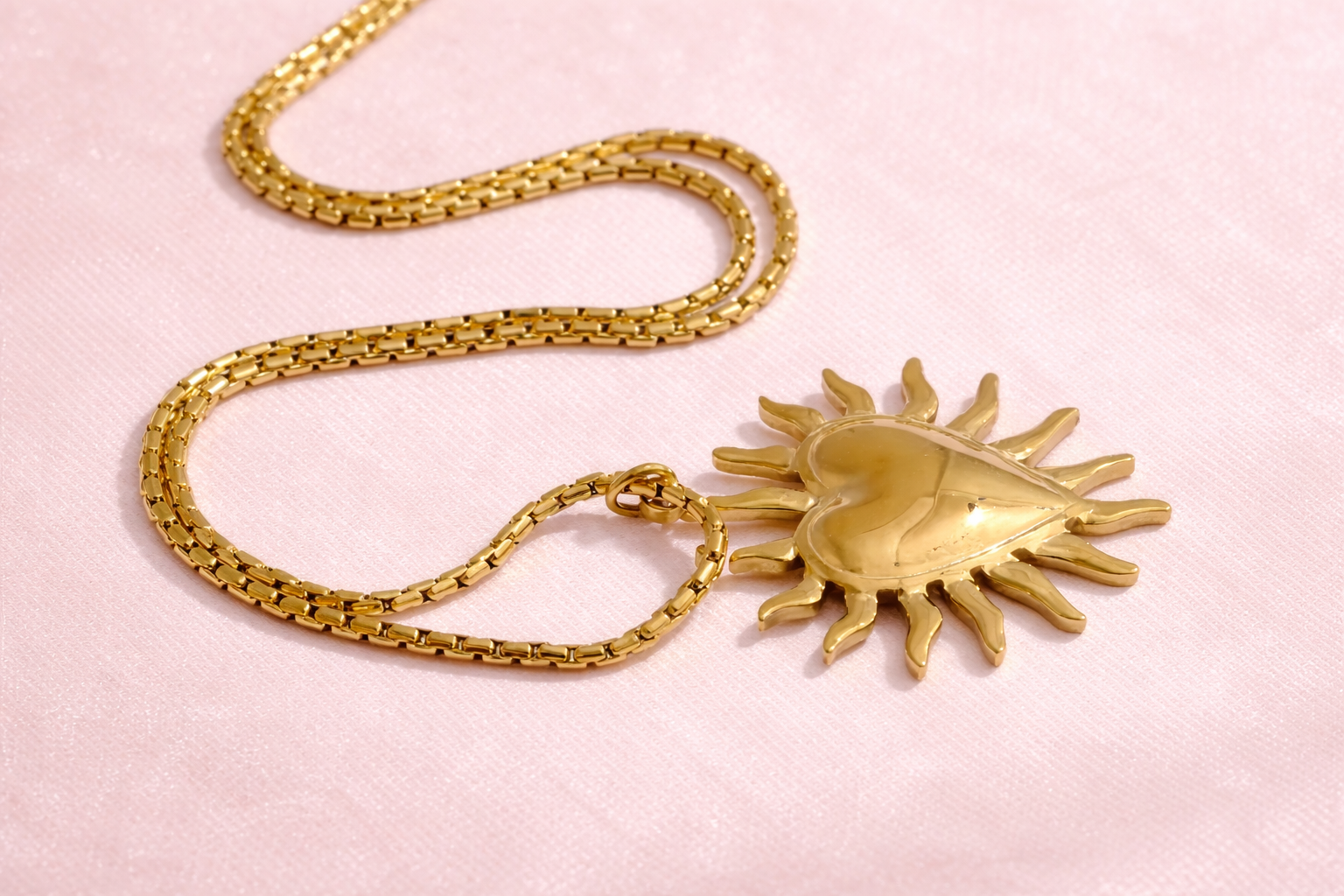 Collar corazón solar