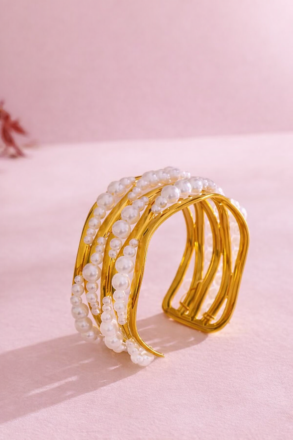Pulsera con perlas asimétricas