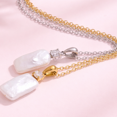 Collar perla rectangular