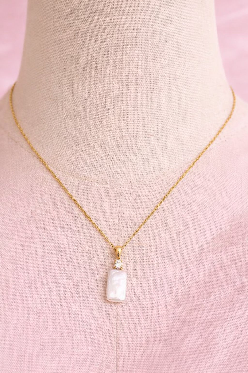 Collar perla rectangular