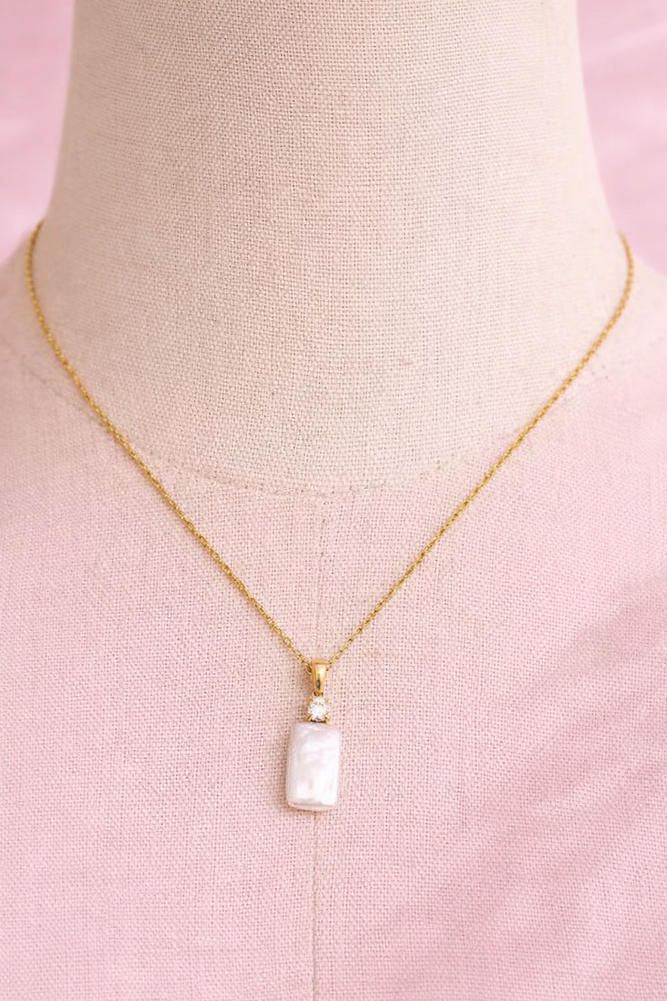 Collar perla rectangular