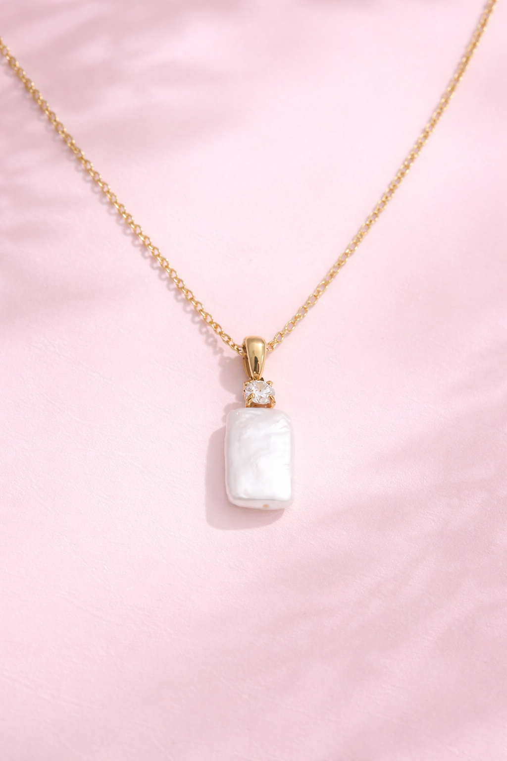 Collar perla rectangular