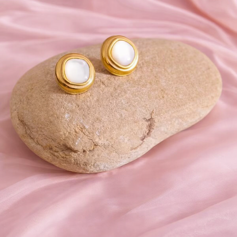 Aretes concha square