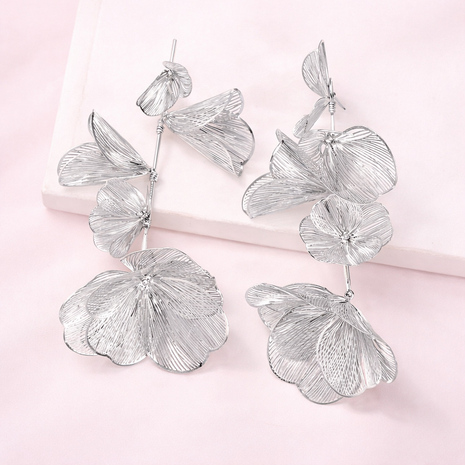 Aretes largos florales
