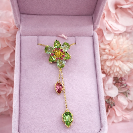 Collar tipo corbata cristal floral