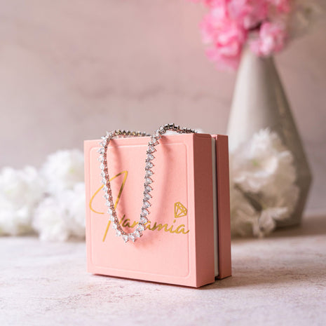 Collar tipo tennis de corazones