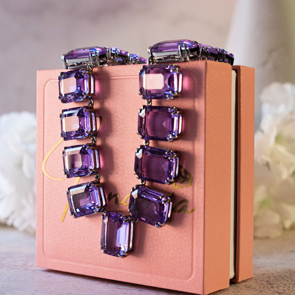 Collar de cristales octagonales