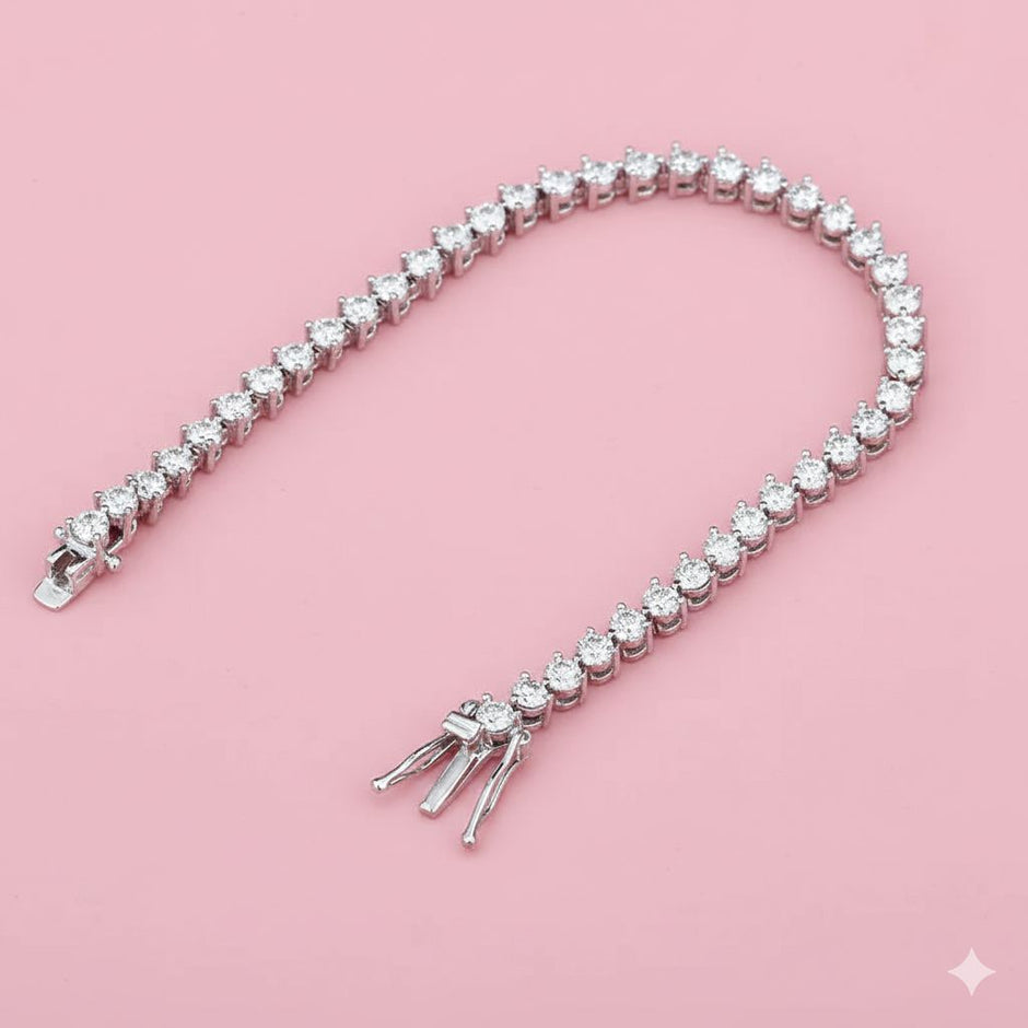 Pulsera con piedra Moissanita de 3 uñas montada en plata fina