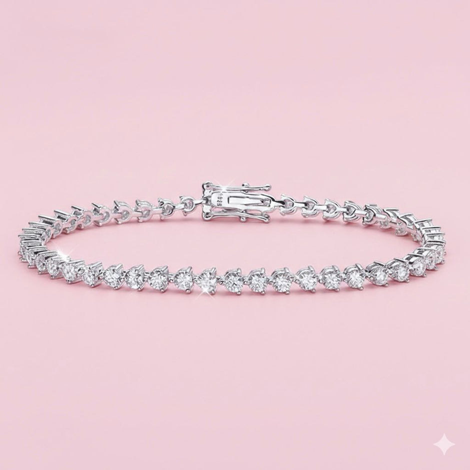 Pulsera con piedra Moissanita de 3 uñas montada en plata fina